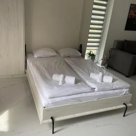 Fenyomag Apartmanhaz Διαμέρισμα *